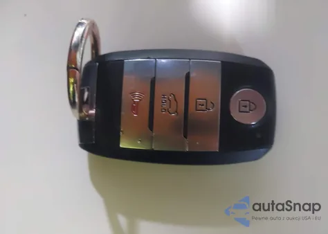 2016 Kia Sorento 3.3L Sx z USA, uszkodzony, nr VIN 5XYPKDA57GG087460